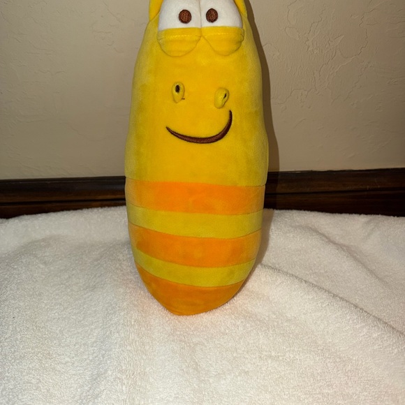 Larva Yellow Plush Toy with Sound 12-inch 2019 CWT Collection Works - Picture 2 of 10